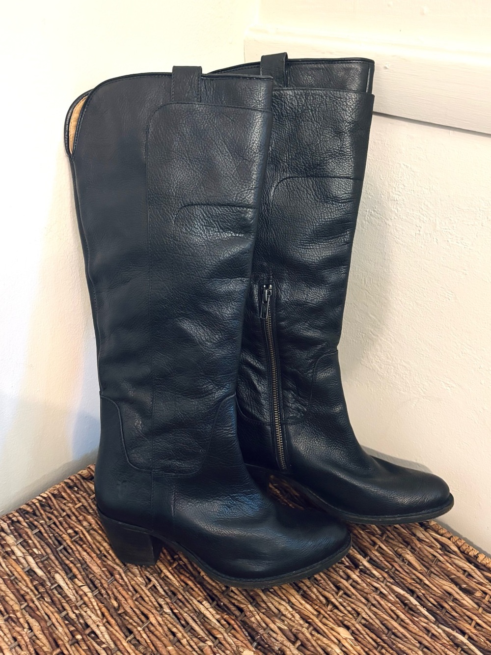 Frye Tall Knee High Black Leather Riding Boots Size 8.5